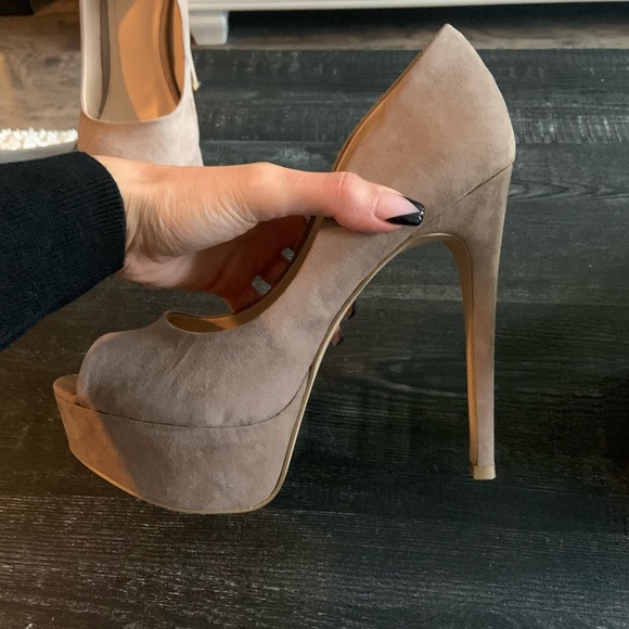 Steve Madden Pumps - Picture 10 of 13